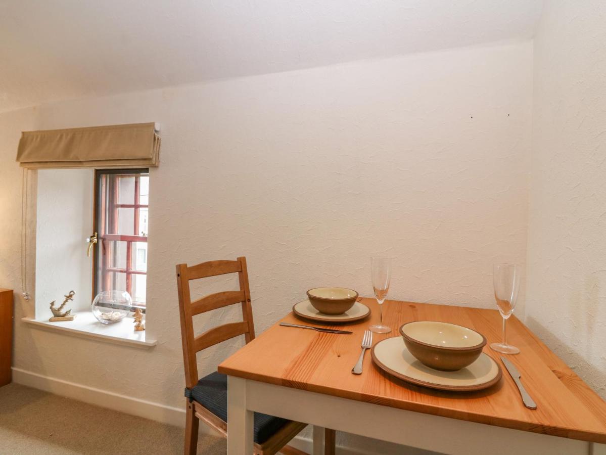 The Wee Hideaway Apartment คูพาร์ ภายนอก รูปภาพ